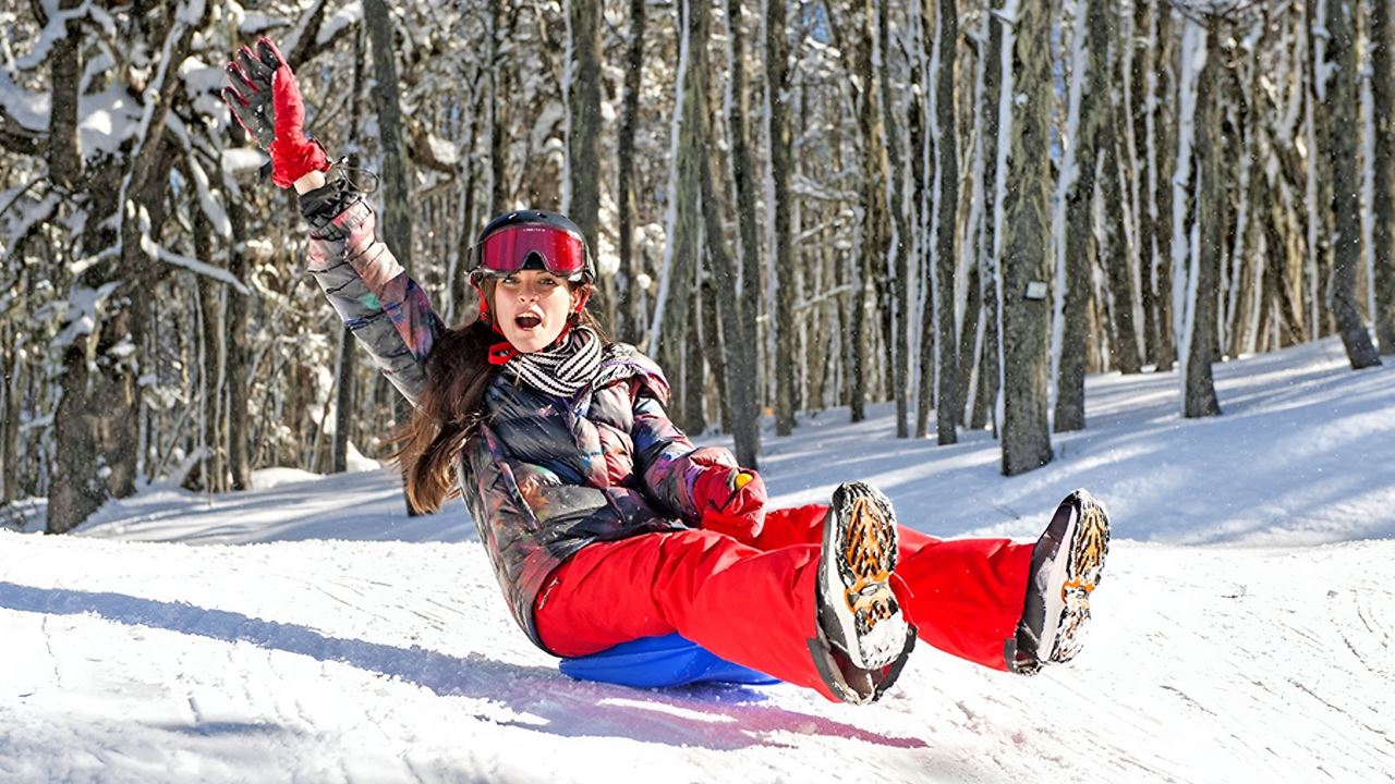Dia De Neve No Parque De Inverno Piedras Blancas (4)
