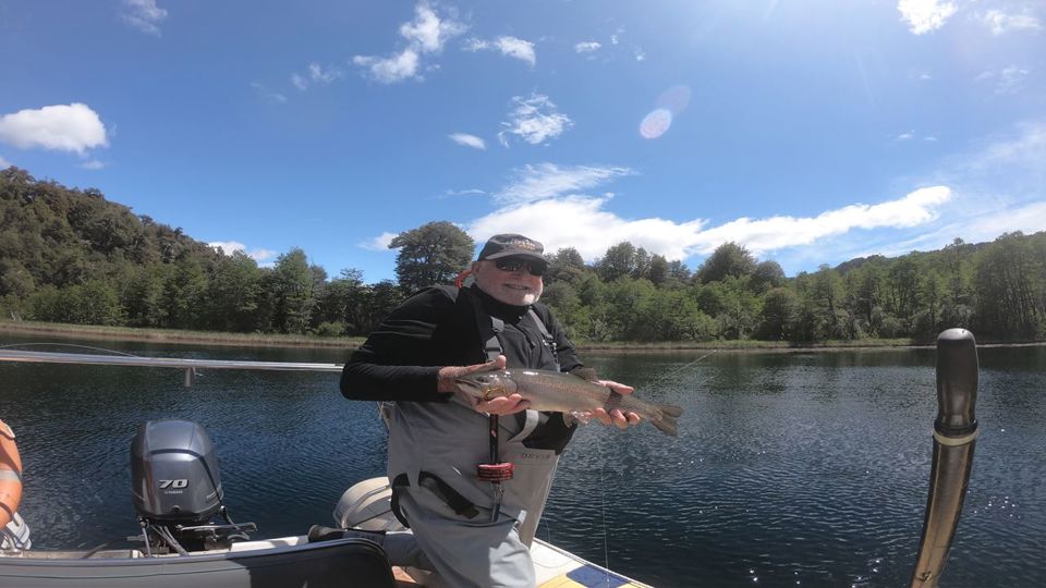 Pesca no Lago Fonck: Dia Completo com Guia e Almoço foto 12