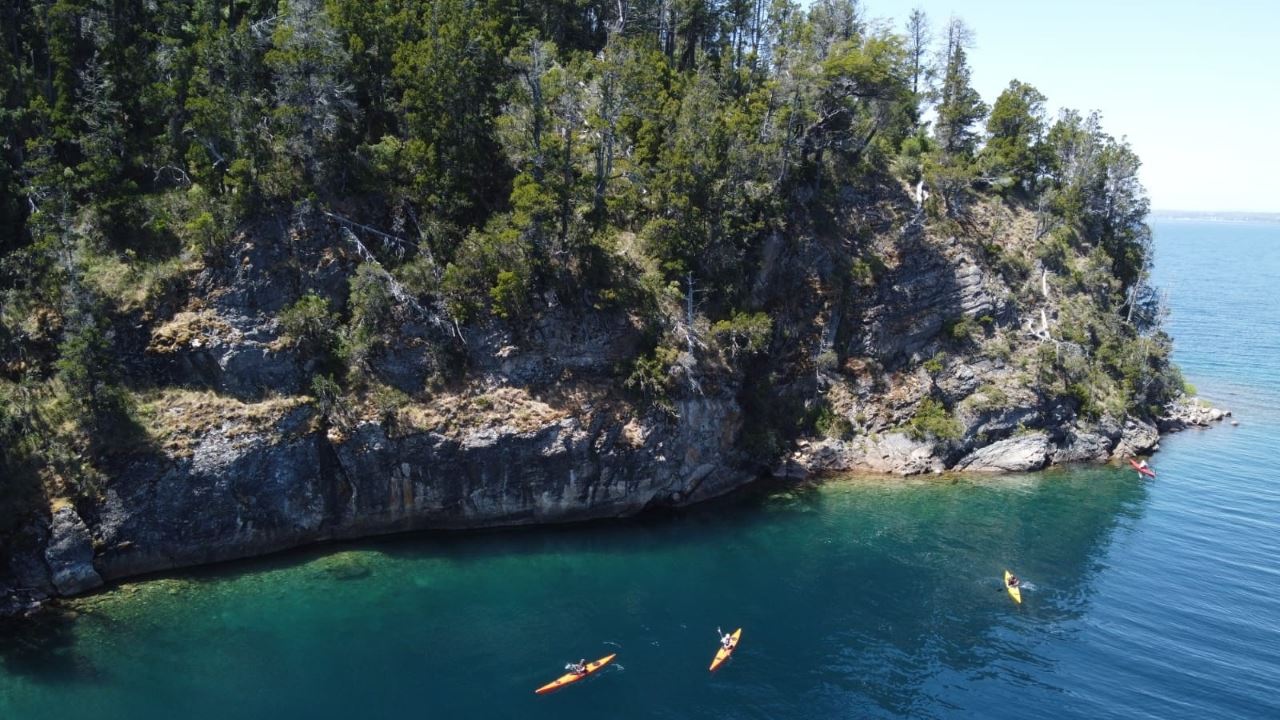 Kayak On Huemul Island (4)