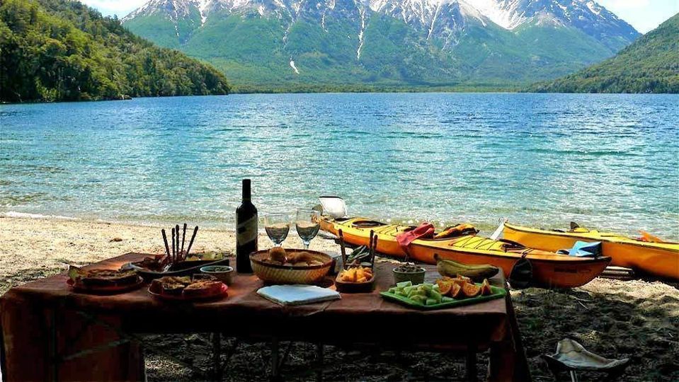 Caiaque no Lago Mascardi: Dia Completo com Guia e Traslados foto 1
