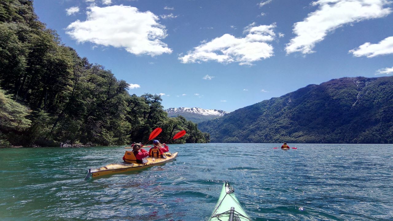 Kayak Y Trekking En Lago Mascardi En Privado (1)