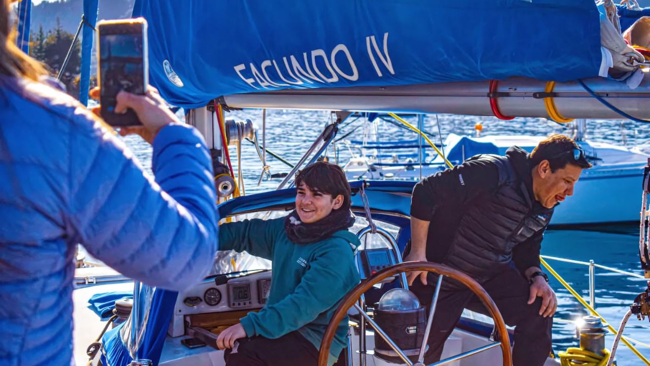 Navegación A Velero En El Lago Nahuel Huapi (7)