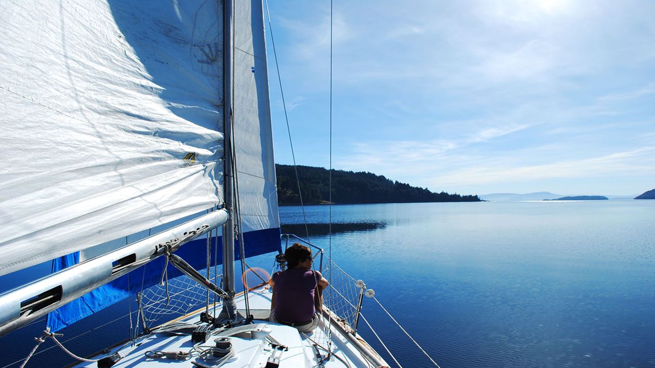 Navegación A Velero En El Lago Nahuel Huapi (1)